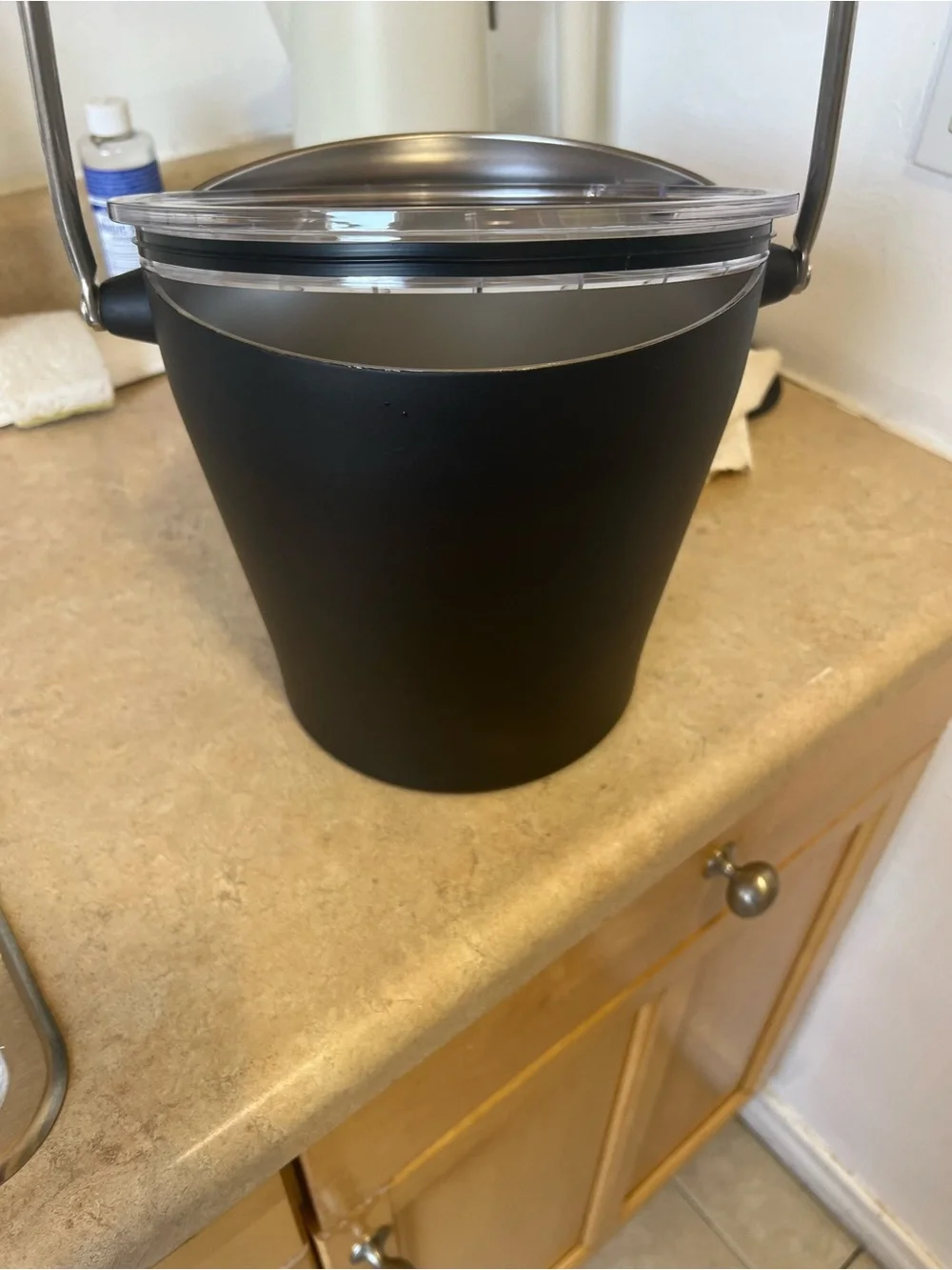 Black Portable Ice Bucket with Clear Lid and Carry Handle